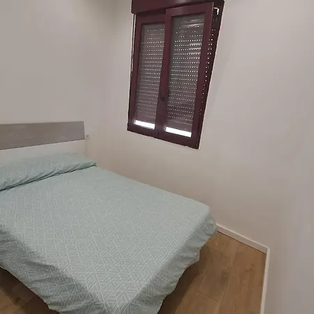 ゲストハウス Habitacion H-2 2º Dcha Vistas 3*