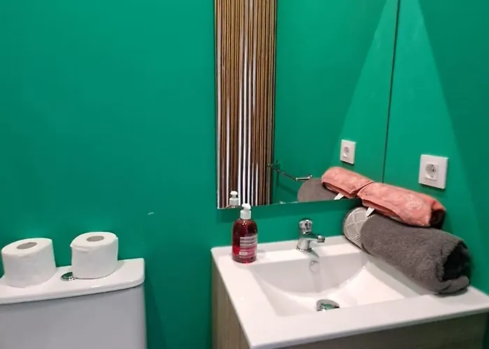 Habitacion H-2 2º Dcha Vistas בית הארחה 3*